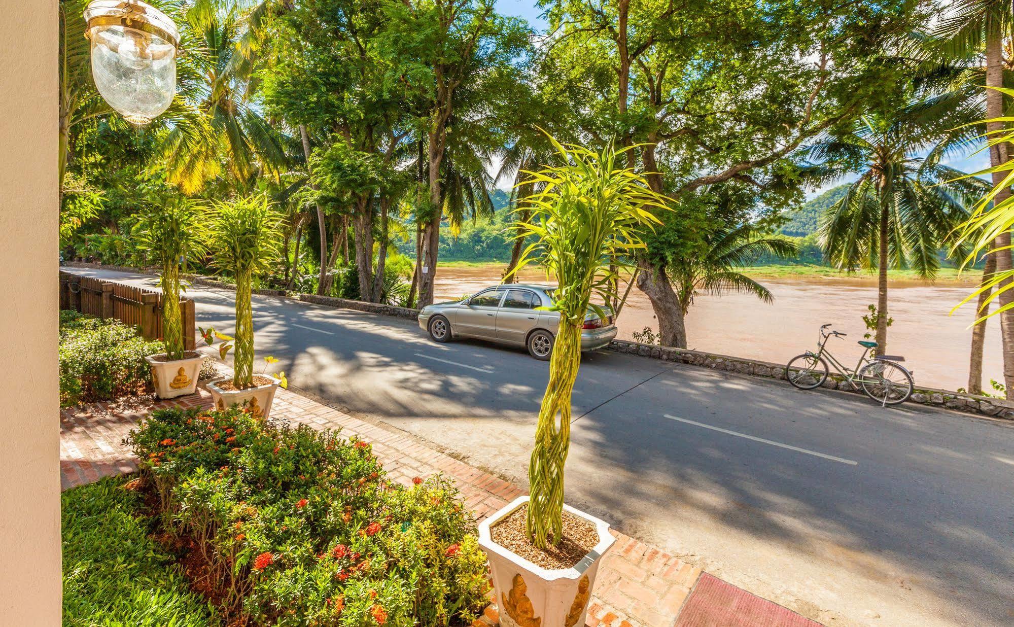 Mekong Riverview Hotel Луангпхабанг Экстерьер фото
